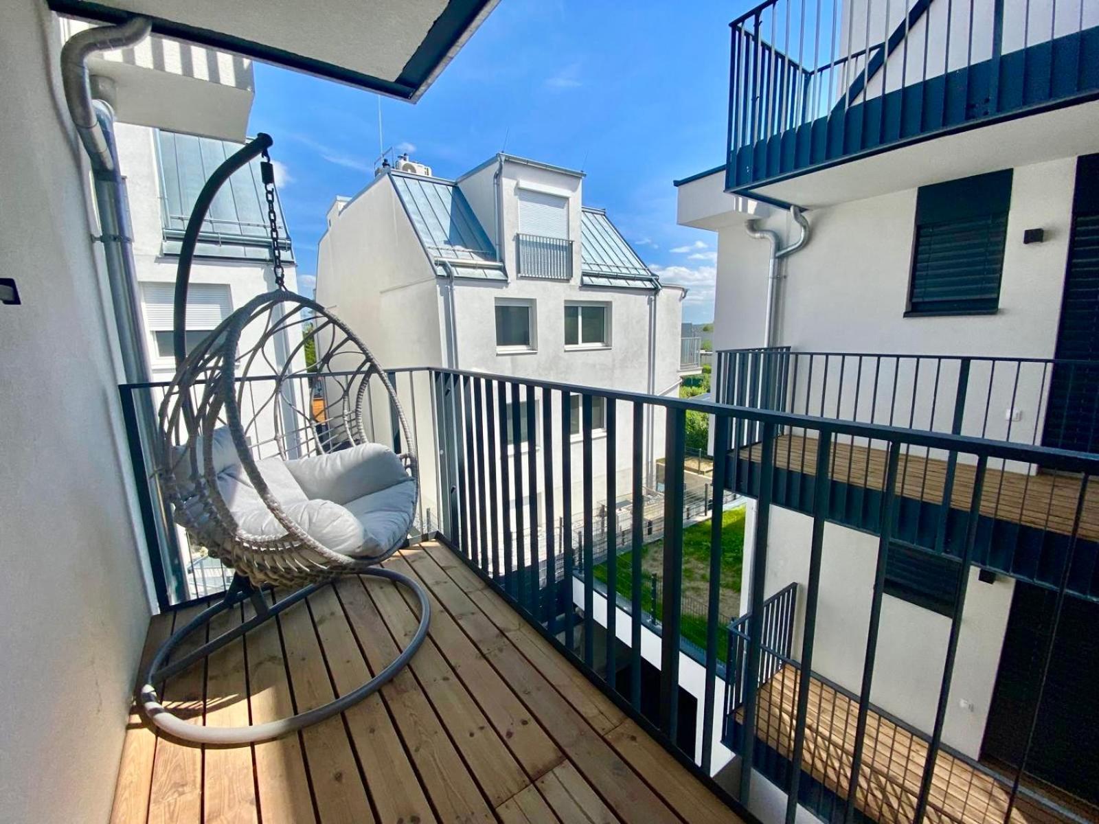 Modern Apartment With Balcony & Free Parking - Nearby Metro فيينا المظهر الخارجي الصورة