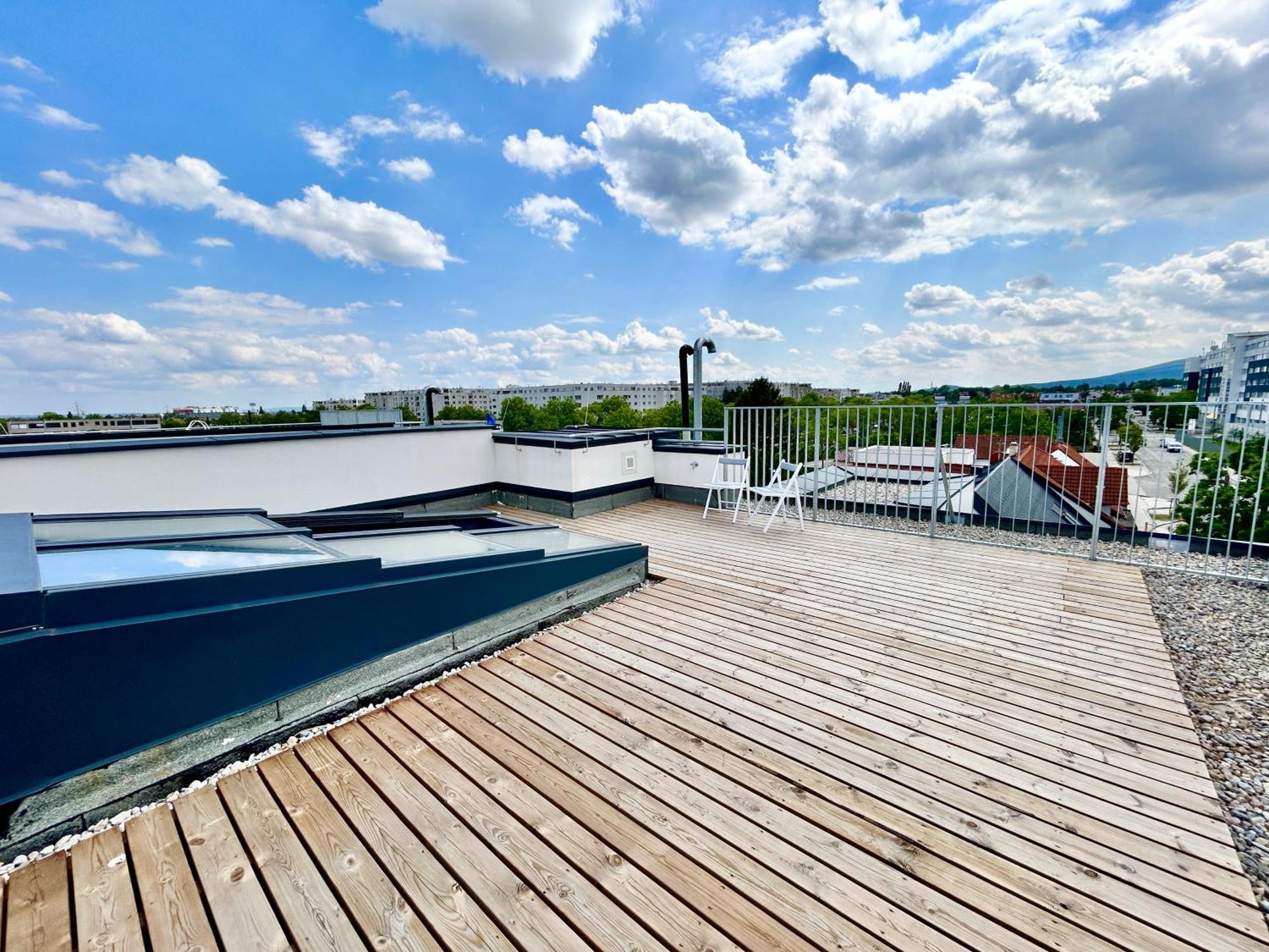 Modern Apartment With Balcony & Free Parking - Nearby Metro فيينا المظهر الخارجي الصورة